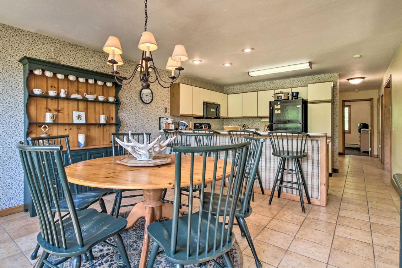 Timber Creek Townhome With 2 Decks And Mtn Views! เวสต์โดเวอร์ ภายนอก รูปภาพ